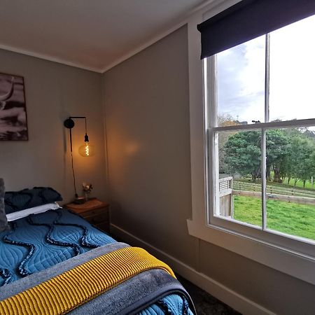 Crown Ridge Miners Cottage Karangahake Екстер'єр фото
