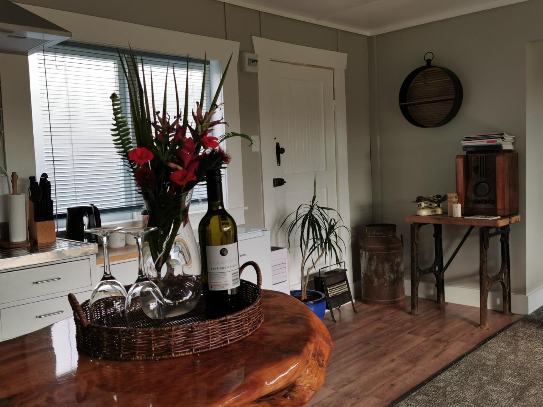 Crown Ridge Miners Cottage Karangahake Екстер'єр фото