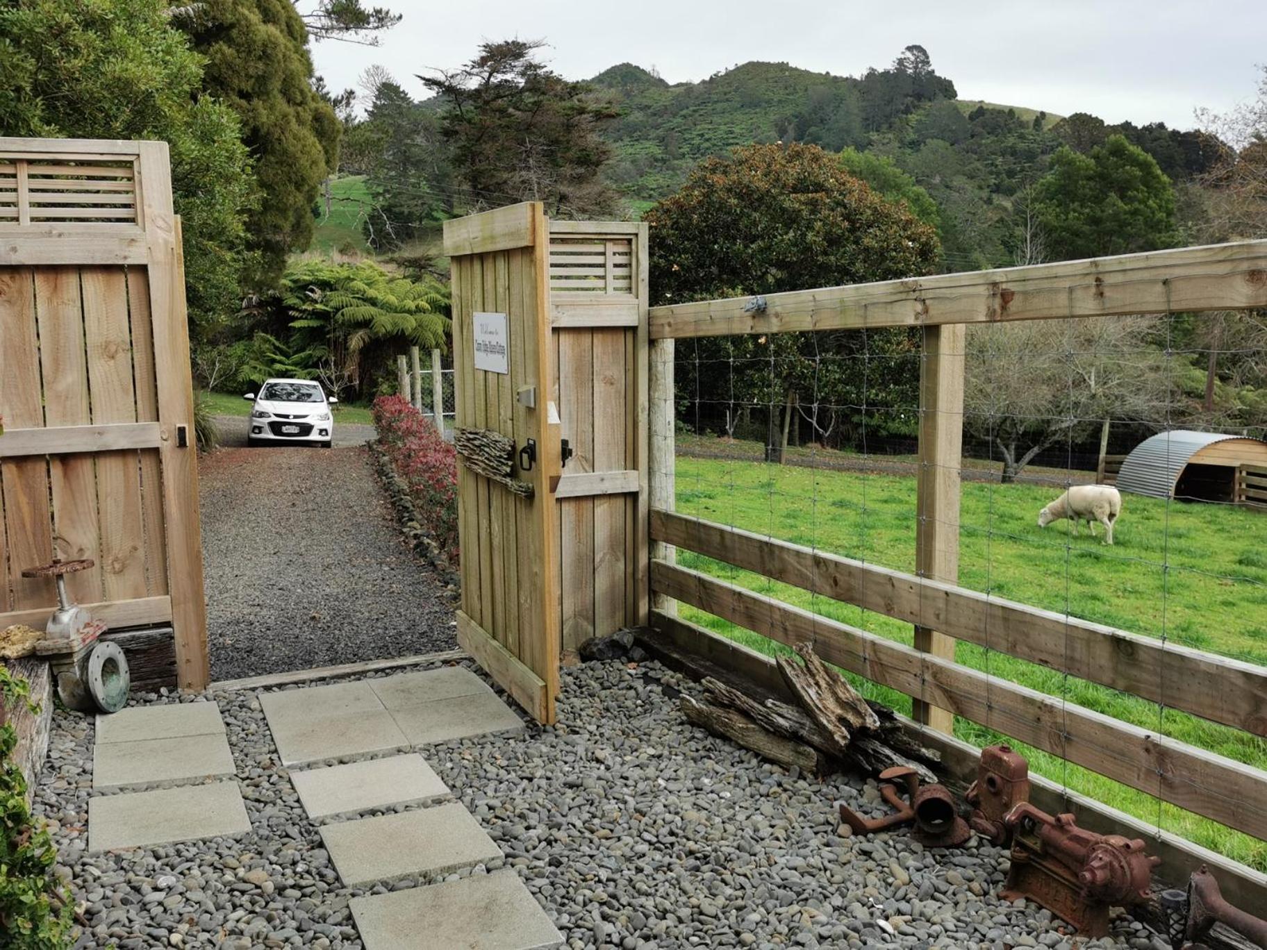 Crown Ridge Miners Cottage Karangahake Екстер'єр фото